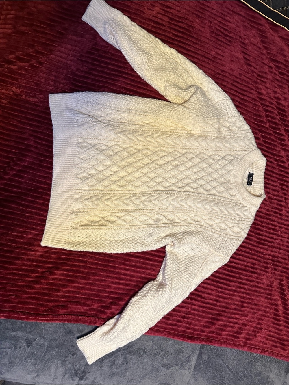 Cream Cable Men’s Crewneck Sweater size:M